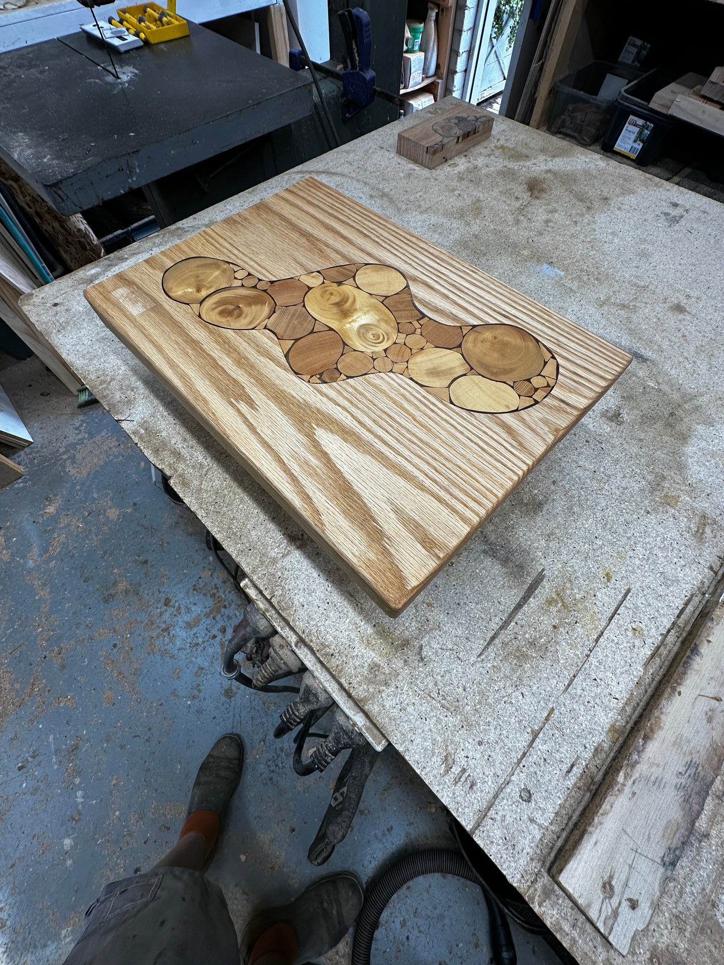 Cutting Board-American White Oak inset with Huon Pine